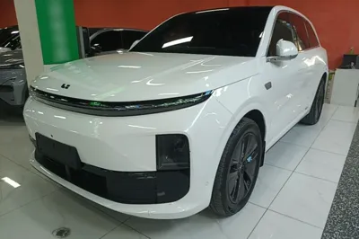 Li Auto L6