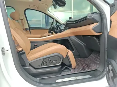 Nio ES8