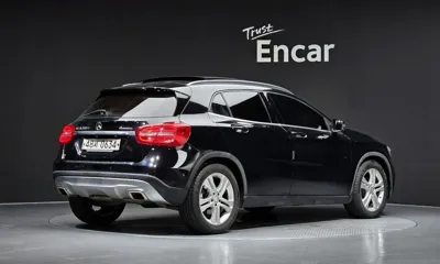 Mercedes-Benz GLA-Class