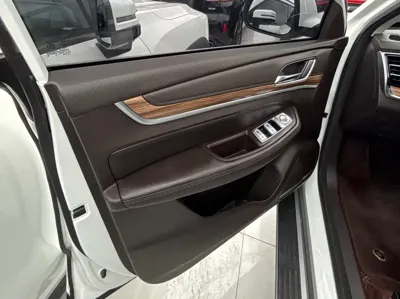 Roewe RX8
