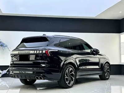Lynk & Co 09