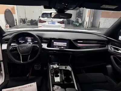 Audi Q6