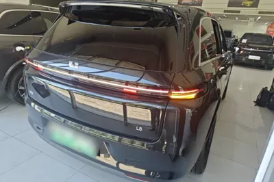 Li Auto L8