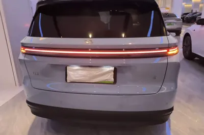 Li Auto Li Auto i8