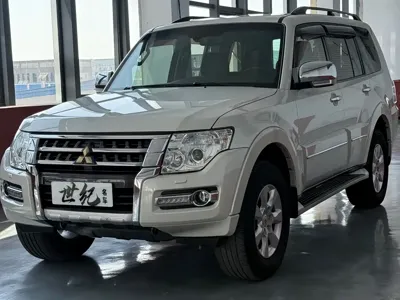 Mitsubishi Pajero (Import)