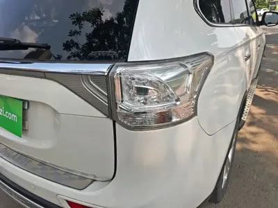 Mitsubishi Outlander (Import)