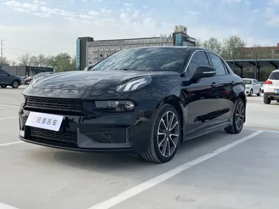 Lynk & Co 03