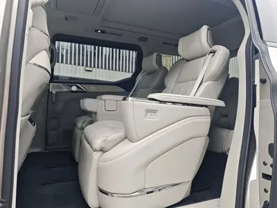 Volvo EM90