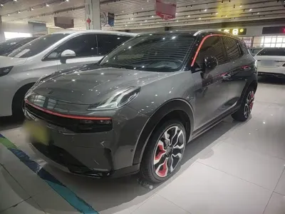 Lynk & Co 06