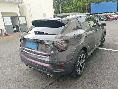 Lynk & Co 02