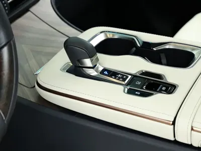 Lexus LM