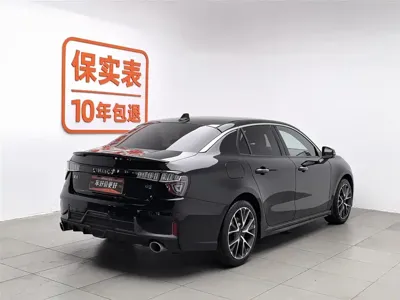 Lynk & Co 03