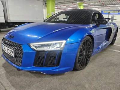 Audi R8