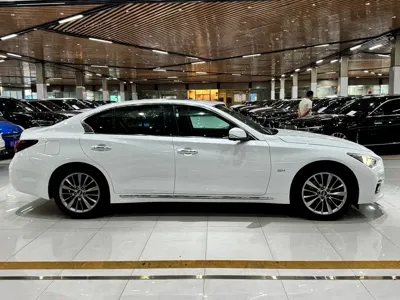 Infiniti Q50L