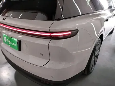 Li Auto 理想i8