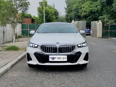 BMW i5