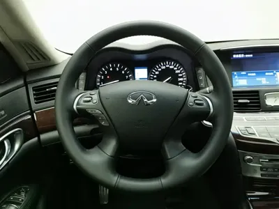 Infiniti Q70