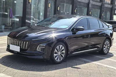 Hongqi E-QM5