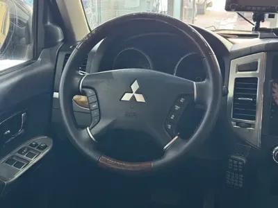 Mitsubishi Pajero (Import)