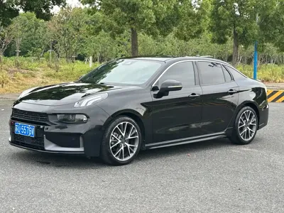 Lynk & Co 03