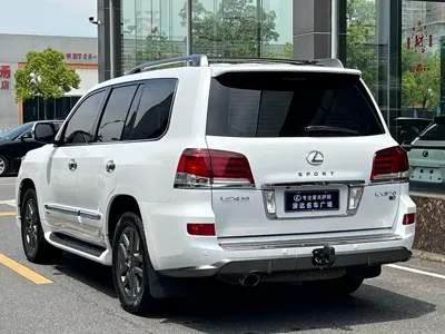 Lexus LX