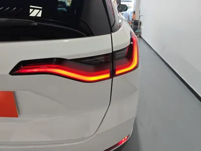 Nio ES8