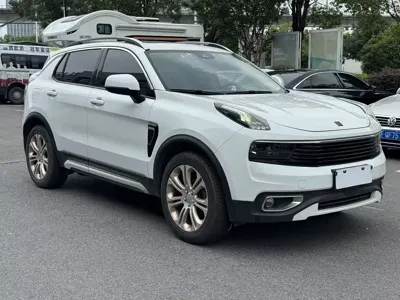 Lynk & Co 01