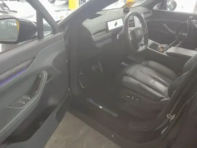 Nio ES8