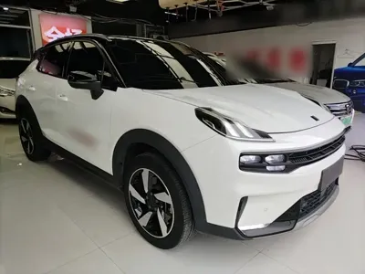 Lynk & Co 06