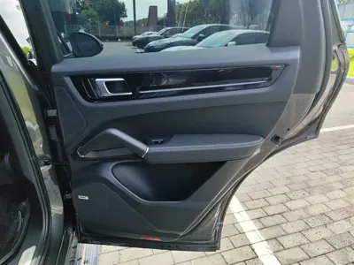 Porsche Cayenne Hybrid