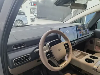 Li Auto Li MEGA