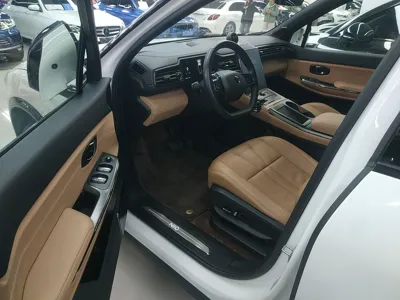 Nio ES8