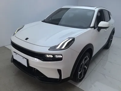 Lynk & Co 06