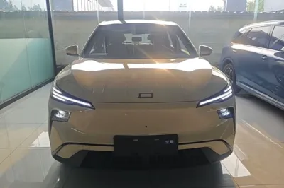 Bestune Yueyi 03