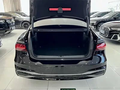 Audi A7L