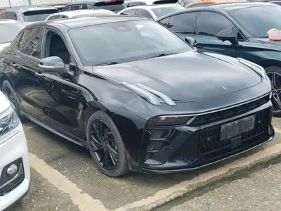 Lynk & Co 03