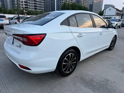 Roewe i5