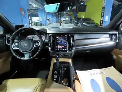 Volvo V90