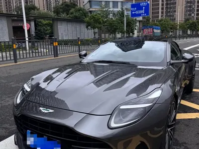 Aston Martin DB12