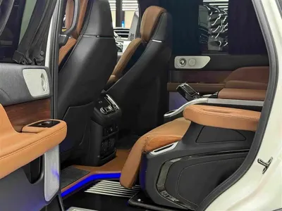 Lincoln Navigator