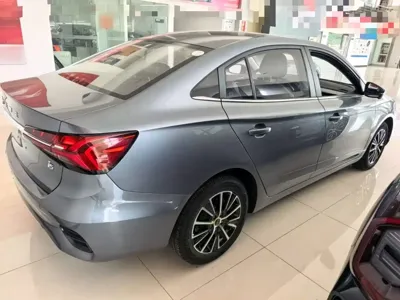 Roewe i5