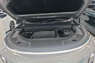 Li Auto L9