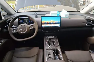 Wuling 730
