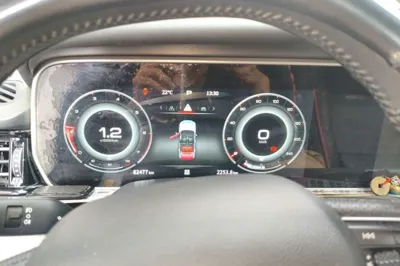 Hongqi HS5