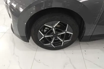 Lynk & Co Z20