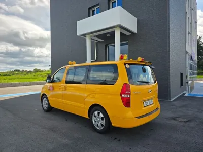 Hyundai Starex