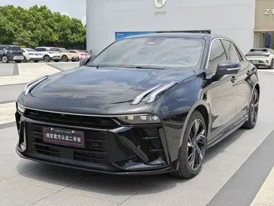 Lynk & Co 03