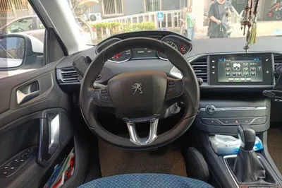 Peugeot 308S