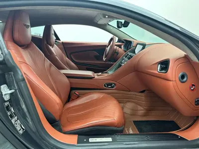 Aston Martin DB11