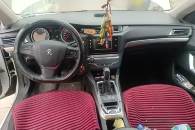 Peugeot 408